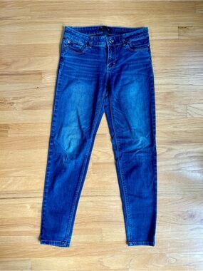 White House Black Market Blue Skinny Leg Jeans